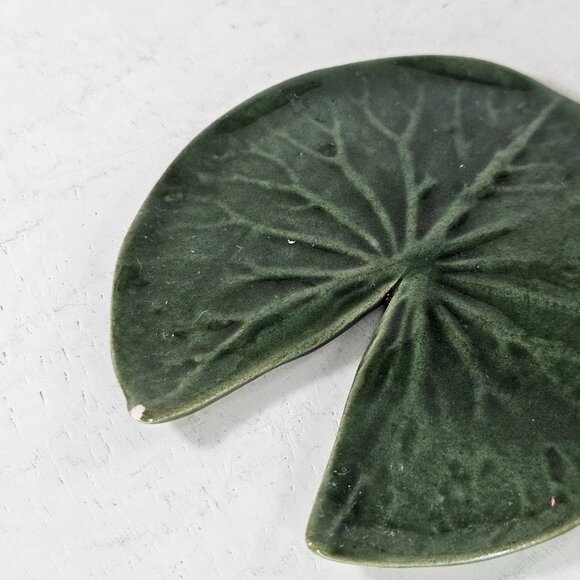 Hagen Renaker Lily Pad Miniature Figurine #246 Green *Chipped* - Picture 5 of 8